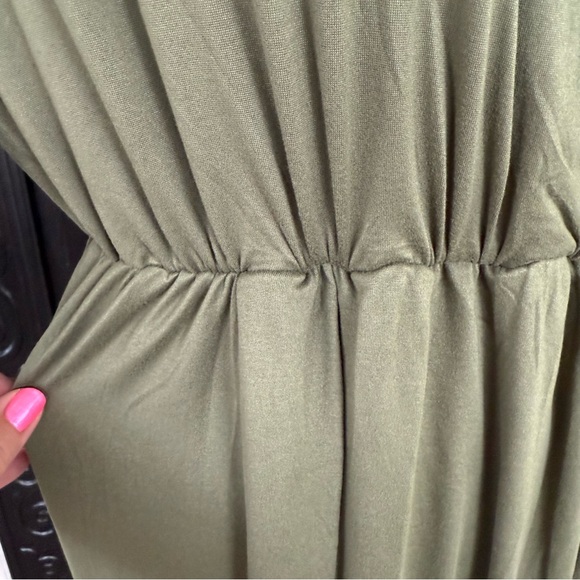 Elegant Maternity Sleepwear in Army Green - Picture 10 of 15